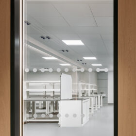 Project: Francis Crick Institute | Revolution 100 window with LED lighting | © Vigo Jansons