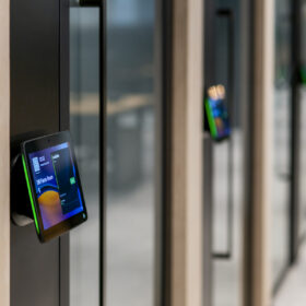 Project: Rabobank | Optima 117 Plus Single Glazing, Edge Affinity Doors, Tech Panels | Photography: Office Curator